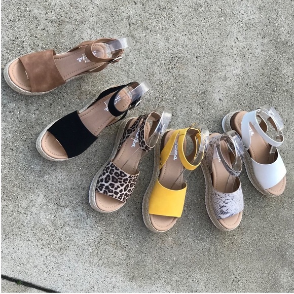 Size 10 Topic Tan Ankle Strap Espadrille Flatform Sandal - Picture 7 of 8